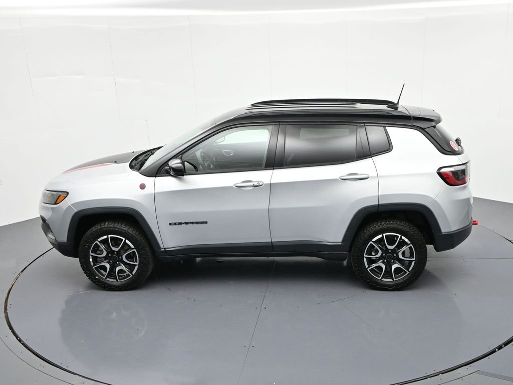 2025 Jeep Compass Trailhawk - Photo 19