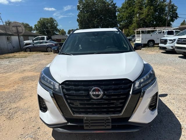 Used 2023 White Nissan SR image 4