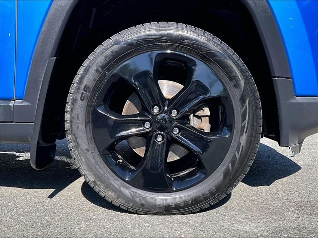 Used 2018 Blue Jeep Altitude image 9