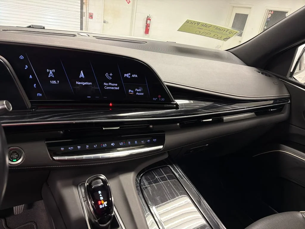 2023 Cadillac Escalade Sport - Photo 40