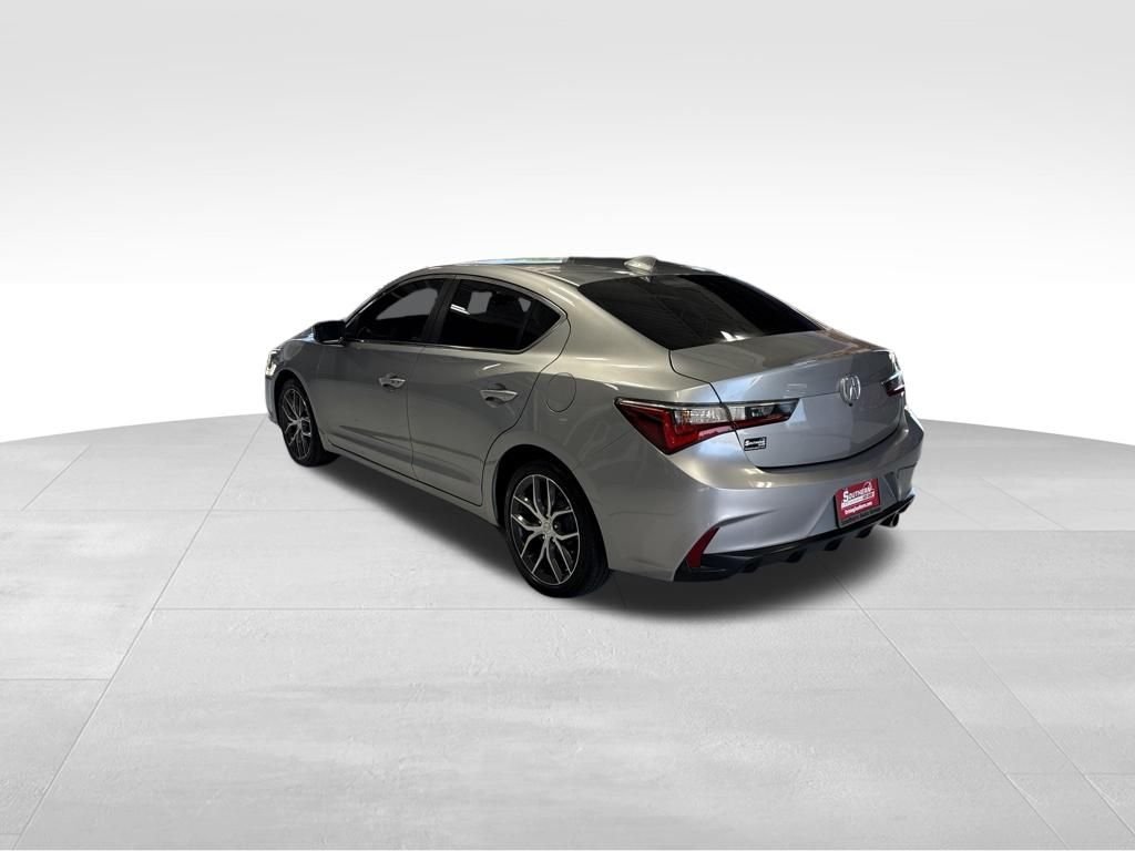 Used 2022  Acura Premium Package image 3