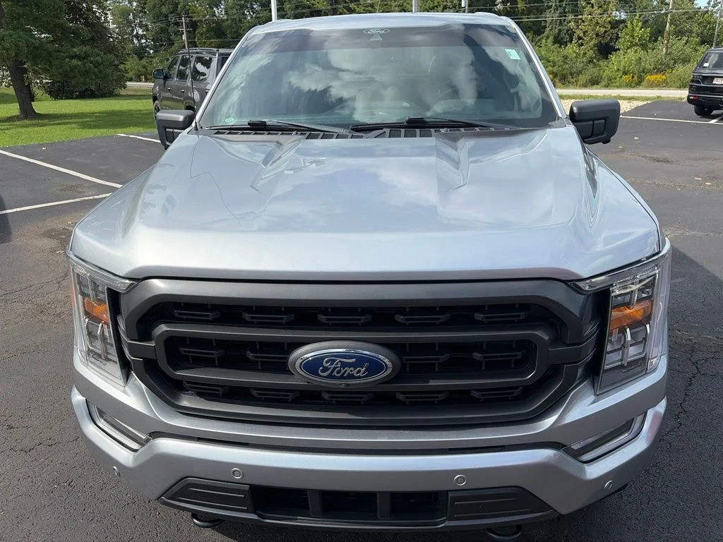 Used 2021 Silver Ford XLT image 3
