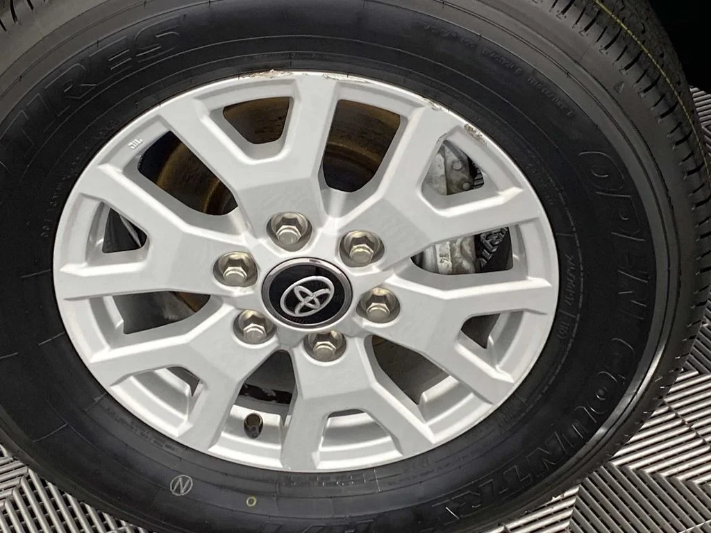 Used 2025 White Toyota SR5 image 28