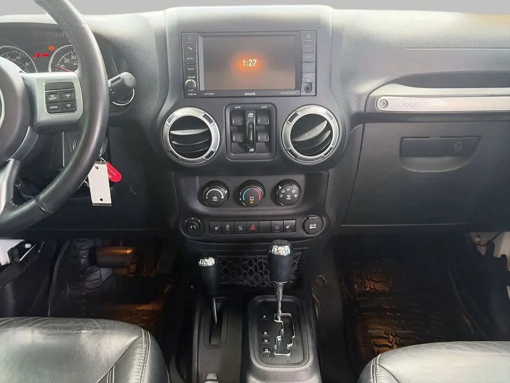 Used 2016 White Jeep Unlimited Rubicon image 11