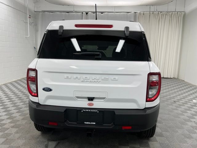 Used 2023 Oxford White Ford Badlands image 7