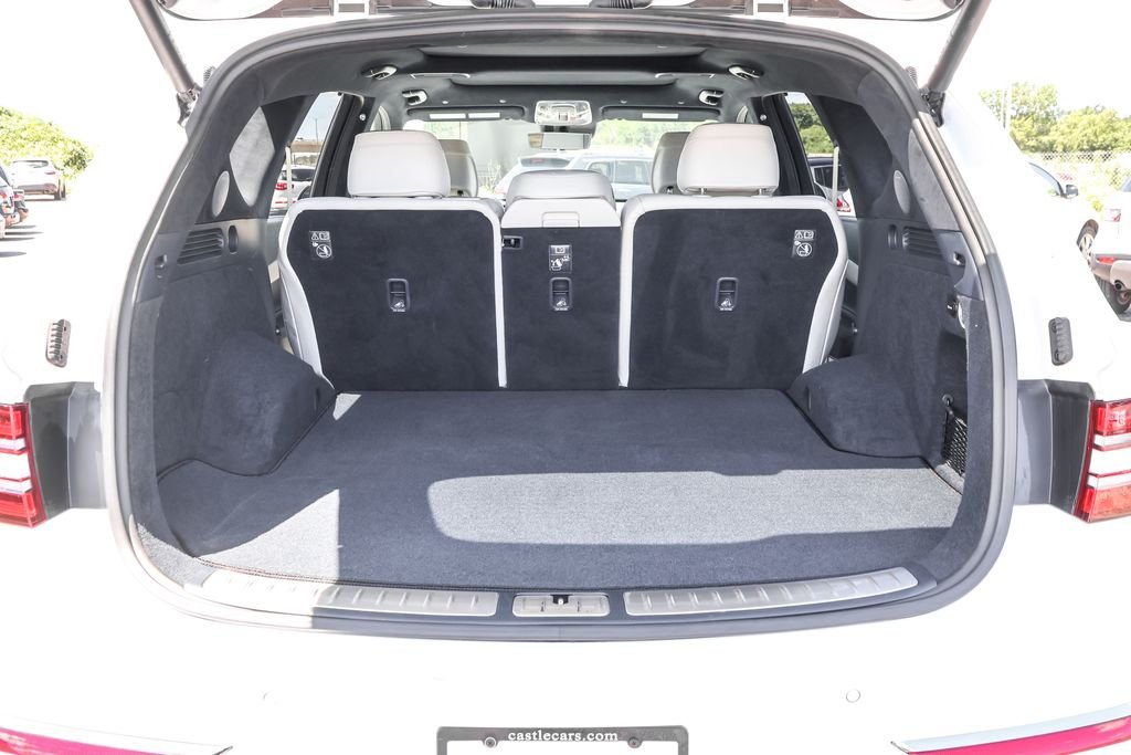 Used 2025 White Genesis 3.5T Prestige image 41