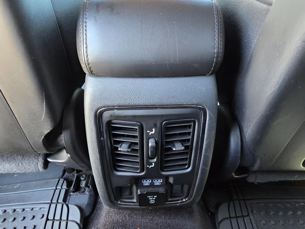 Used 2019 Bright White Clearcoat Jeep Limited image 9