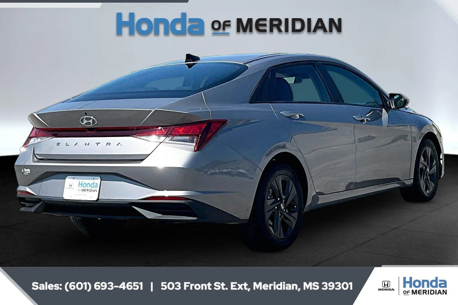 Used 2022 Fluid Metal Hyundai SEL image 11