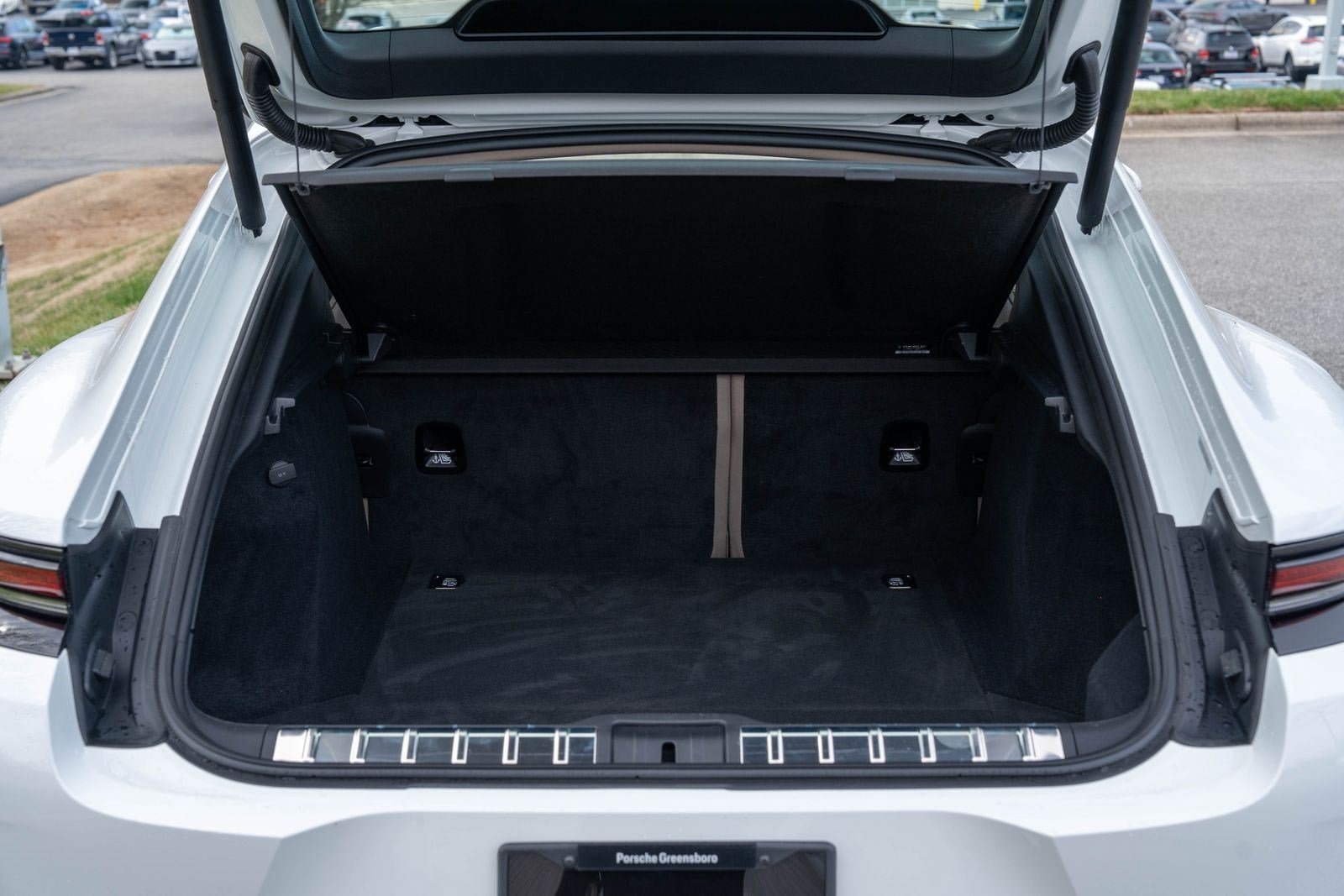 Used 2025 White Porsche  image 17