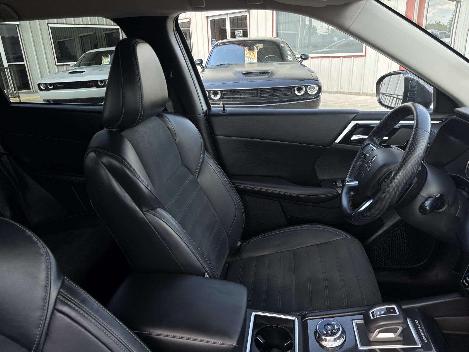 Used 2022 Alloy Silver Metallic Mitsubishi SE Launch Edition image 10