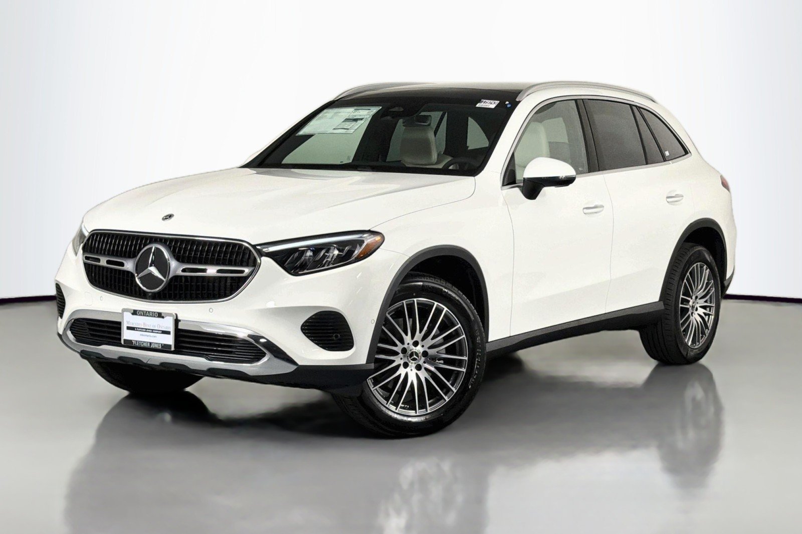 New 2026 Polar White Mercedes-Benz GLC 300 SUV image 1
