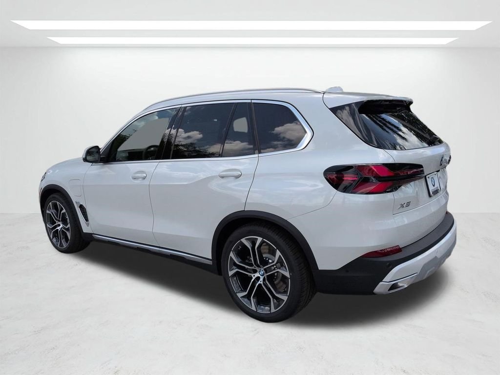 New 2026 Mineral White Metallic BMW xDrive50e image 6