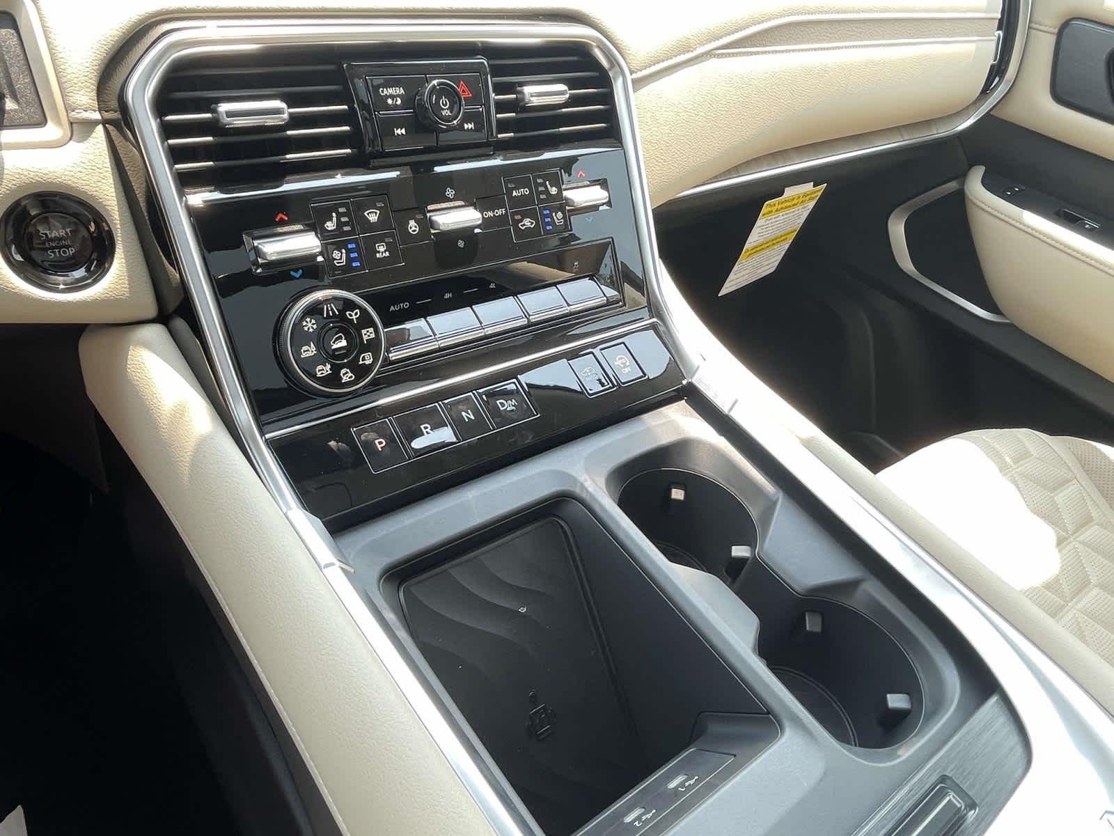 New 2026 Everest White Pearl Tricoat/Super Black Nissan Platinum Reserve image 28