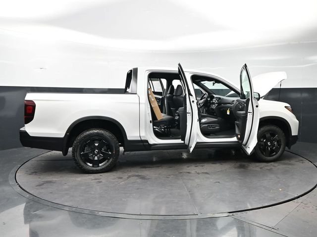 New 2026 Platinum White Pearl Honda Black Edition image 32