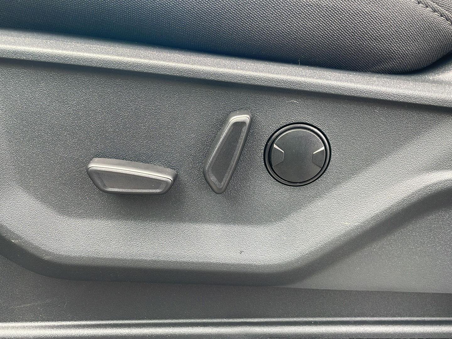 New 2026 Agate Black Metallic Ford XLT image 13