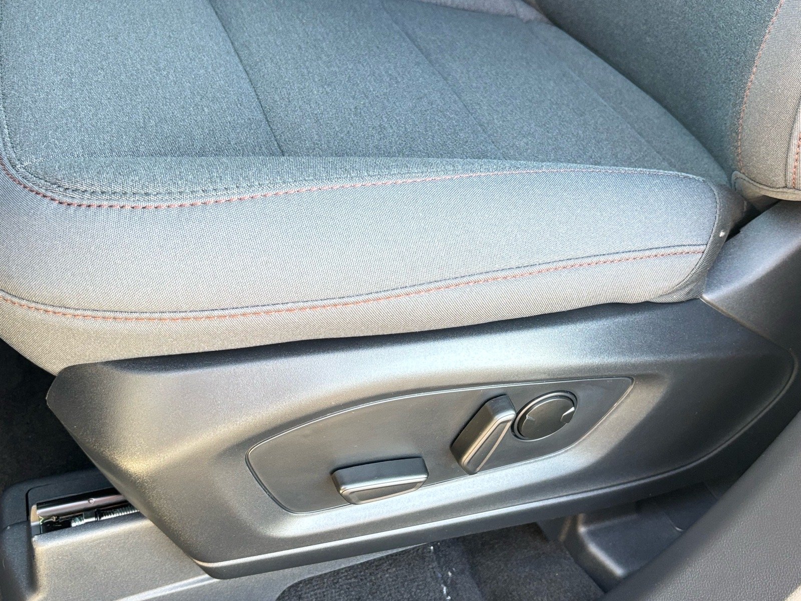 New 2026 Space White Metallic Ford Active image 10