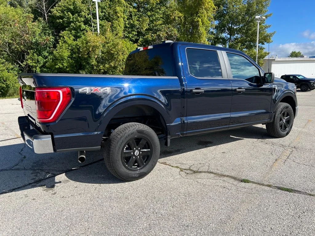 Used 2023 Blue Ford XLT image 3