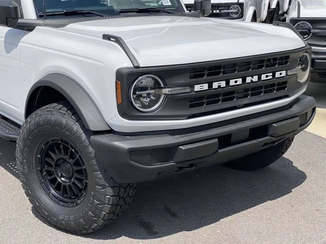 New 2026 Oxford White Ford Base image 8