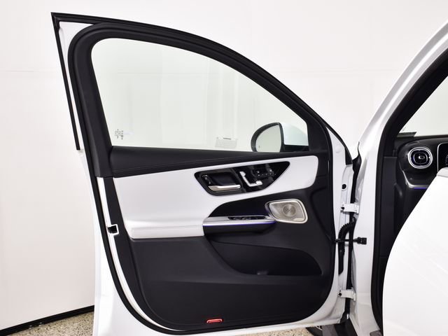 New 2026 Polar White Mercedes-Benz GLC 300 image 59