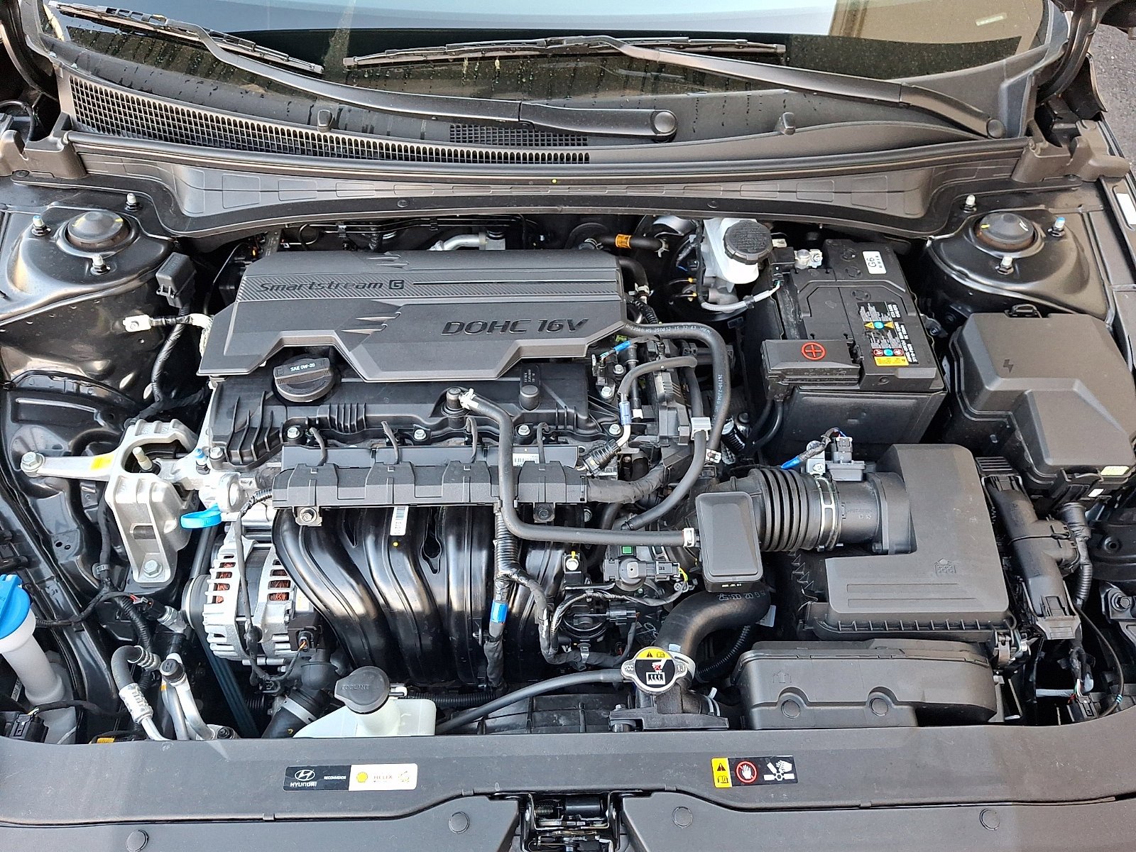 Used 2025 Abyss Black Hyundai SEL Sport image 26