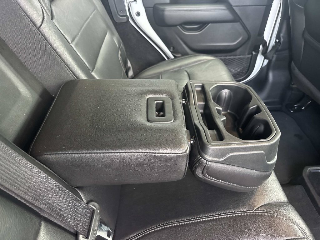 Used 2023 White Jeep Altitude image 18