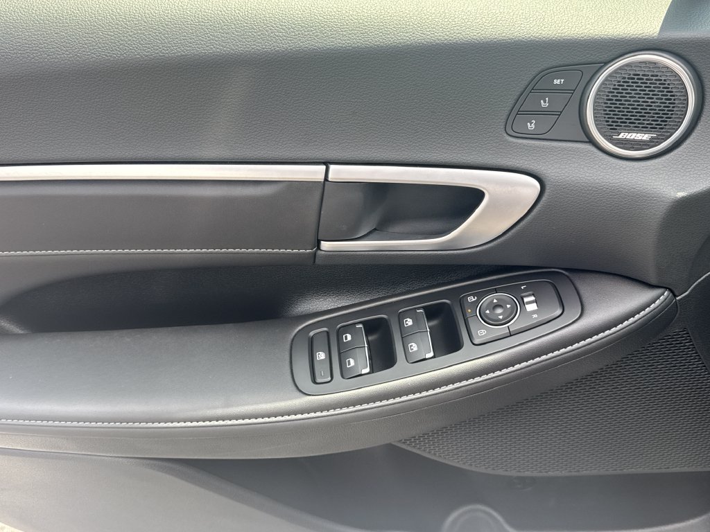 Used 2025 Gray Hyundai Limited image 9