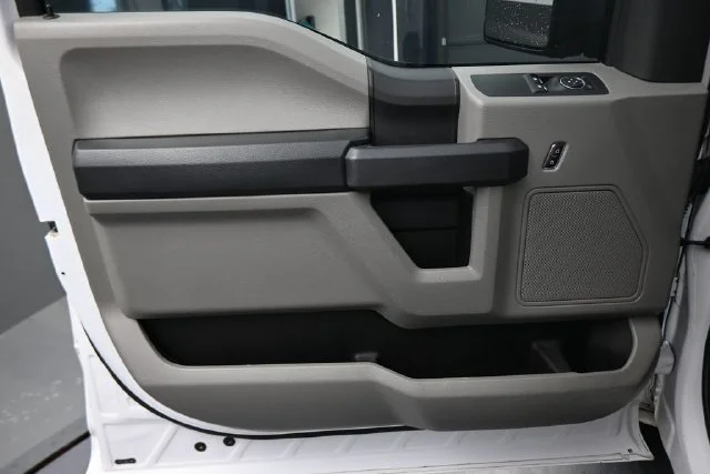 Used 2016 White Ford XL image 15