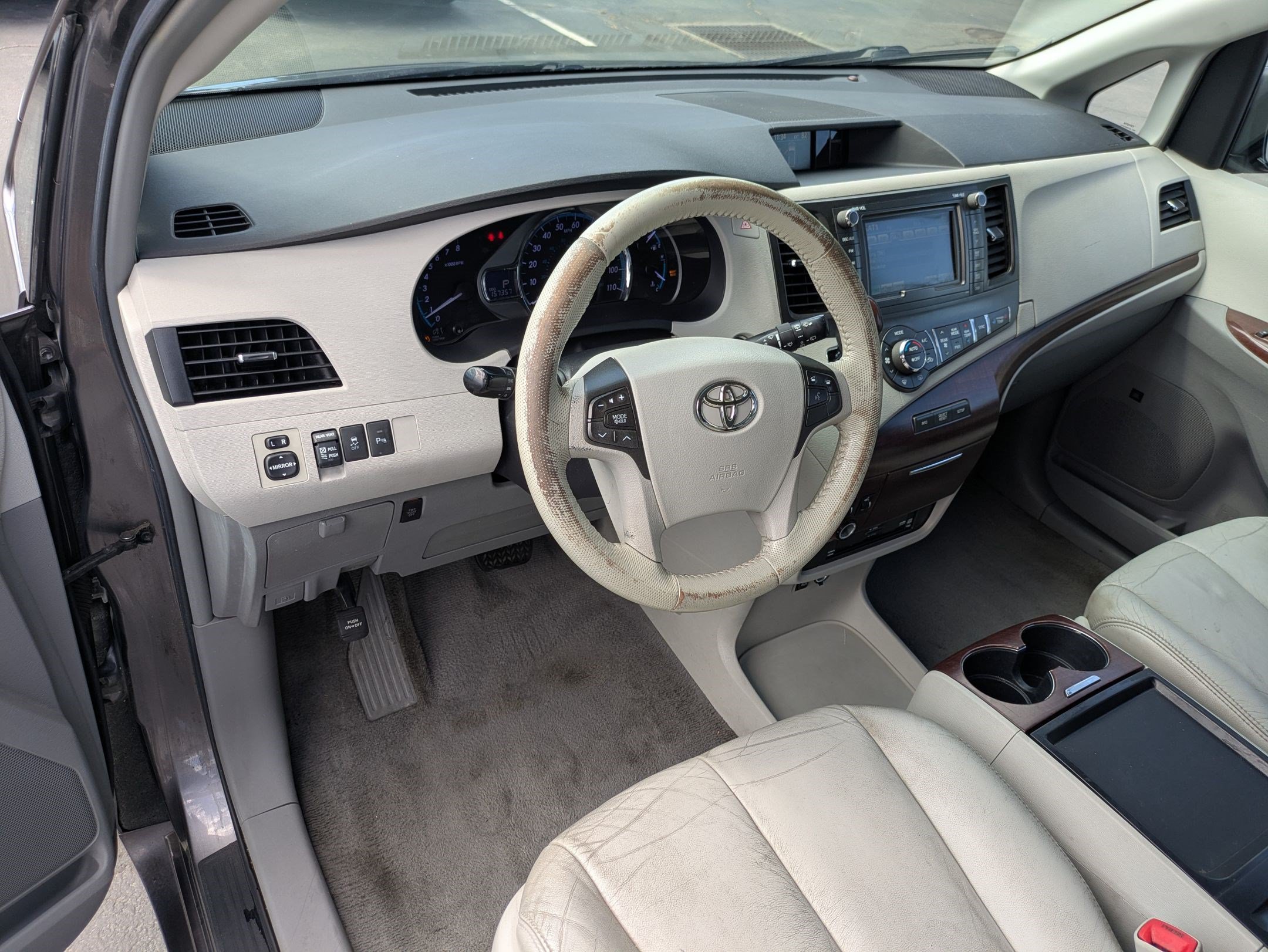Used 2011 Predawn Gray Mica Toyota XLE AAS image 14