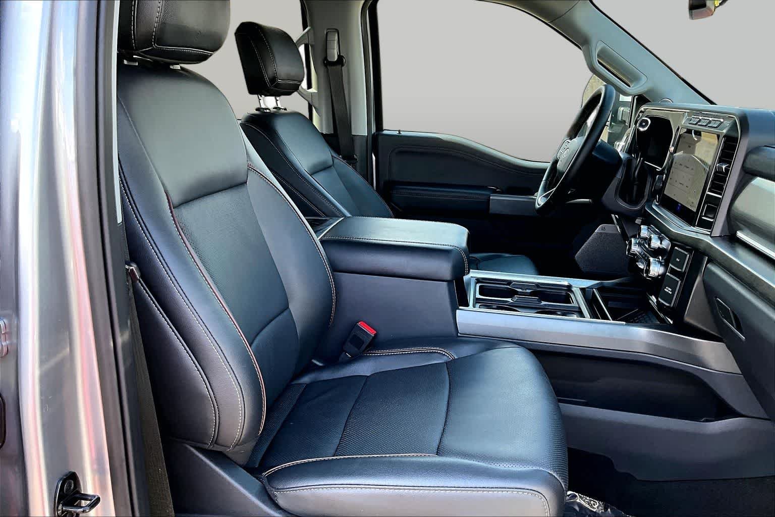 Used 2023 Iconic Silver Metallic Ford LARIAT image 8