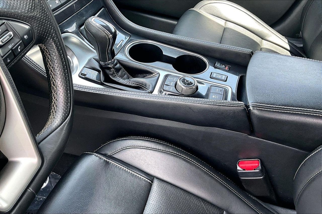 Used 2023 Gun Metallic Nissan SL image 19
