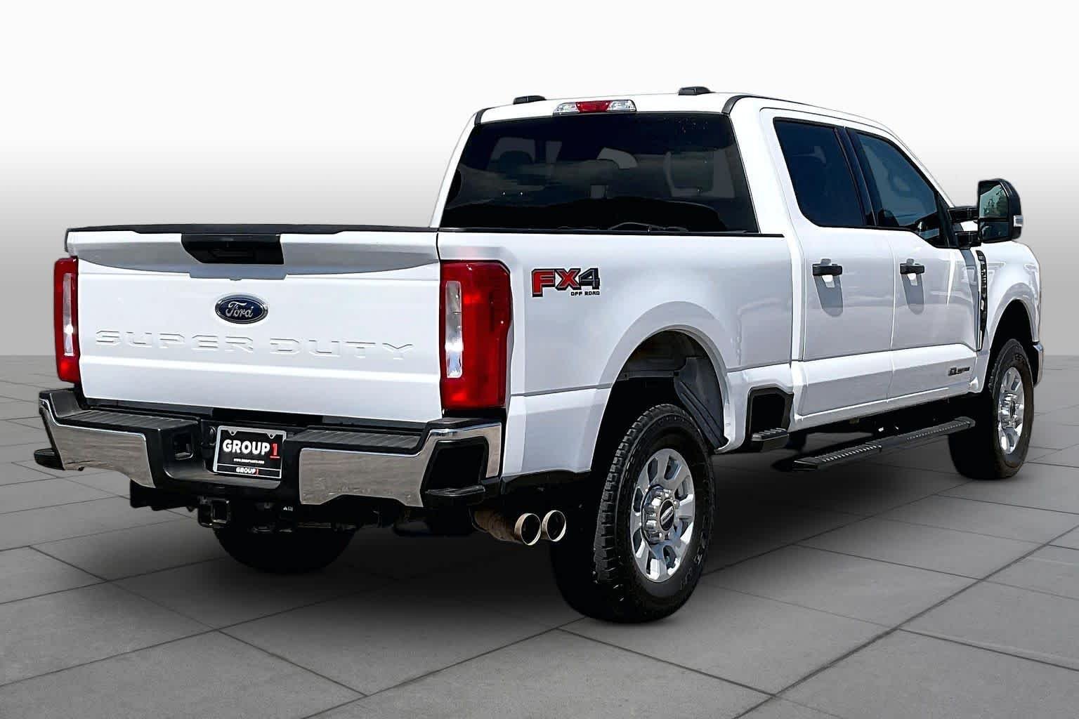 Used 2024 Oxford White Ford XLT image 12