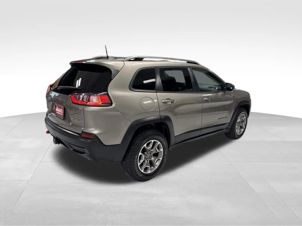 Used 2021 Beige Jeep Trailhawk image 9