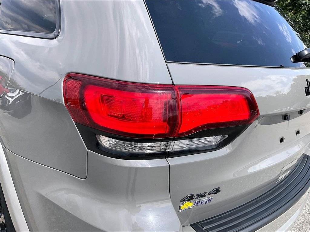 Used 2021 Sting-Gray Clearcoat Jeep Laredo X image 29