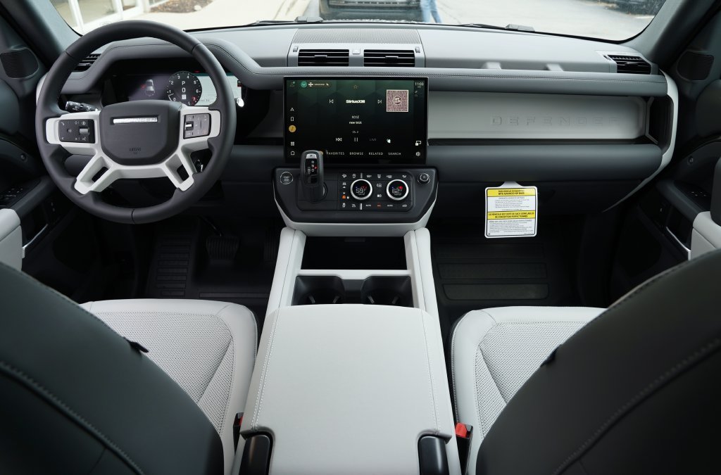 New 2026 Woolstone Green Land Rover S image 9
