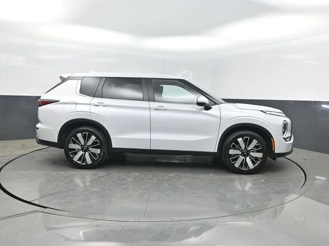 New 2026 White Mitsubishi SE 1.5T 2WD image 32