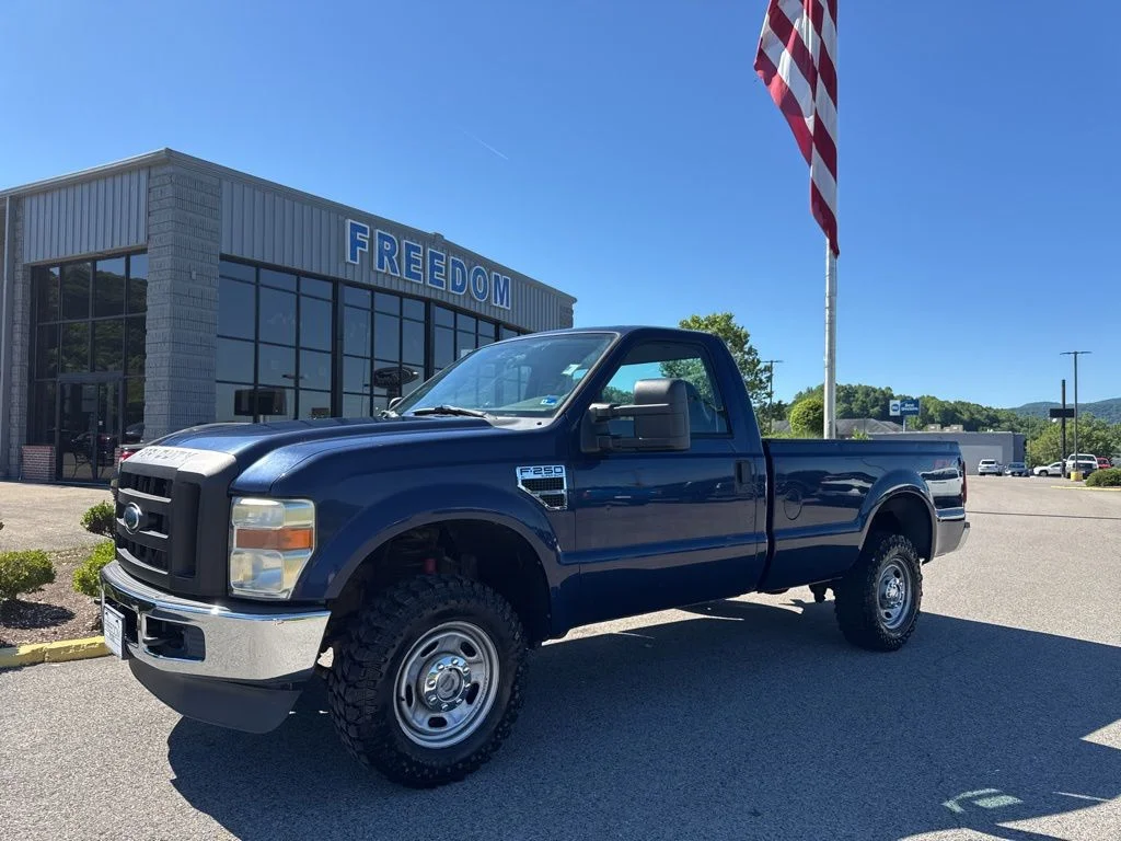 Used 2010 Blue Ford XL image 1