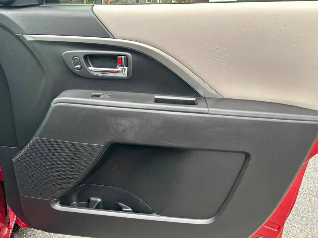 Used 2014 Red Mazda Sport image 24