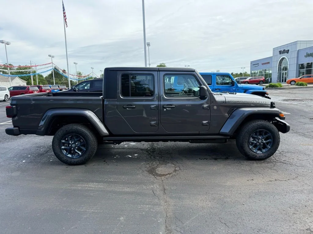 New 2026 Granite Crystal Metallic Clear-Coat Exterior Paint Jeep 85th Anniversary Edition image 7