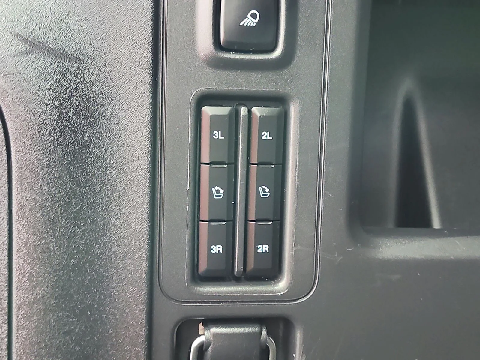 Used 2025 Black Ford Platinum image 54