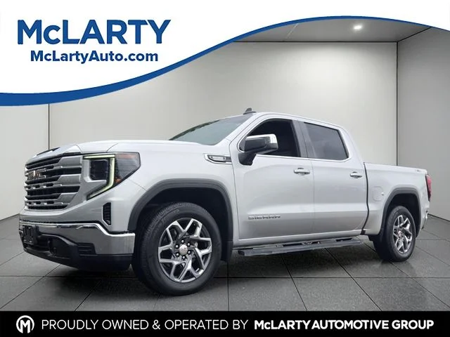 Used 2022 Quicksilver Metallic GMC SLE image 1