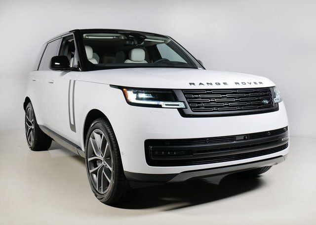 New 2026 Fuji White Land Rover SE image 10