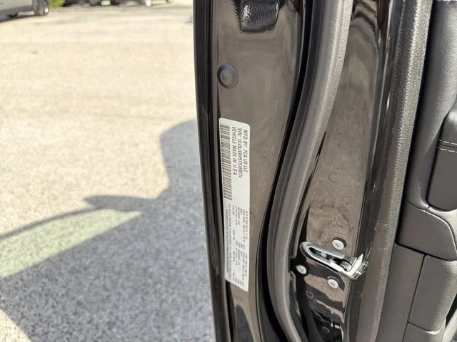 New 2026 High Gloss Black Exterior Paint Jeep Limited Reserve image 34
