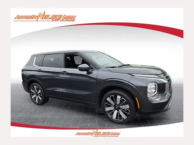 Used 2025 Gray Mitsubishi SE image 1