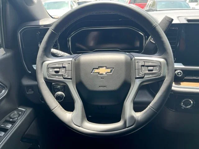 Used 2023 White Chevrolet LT image 17