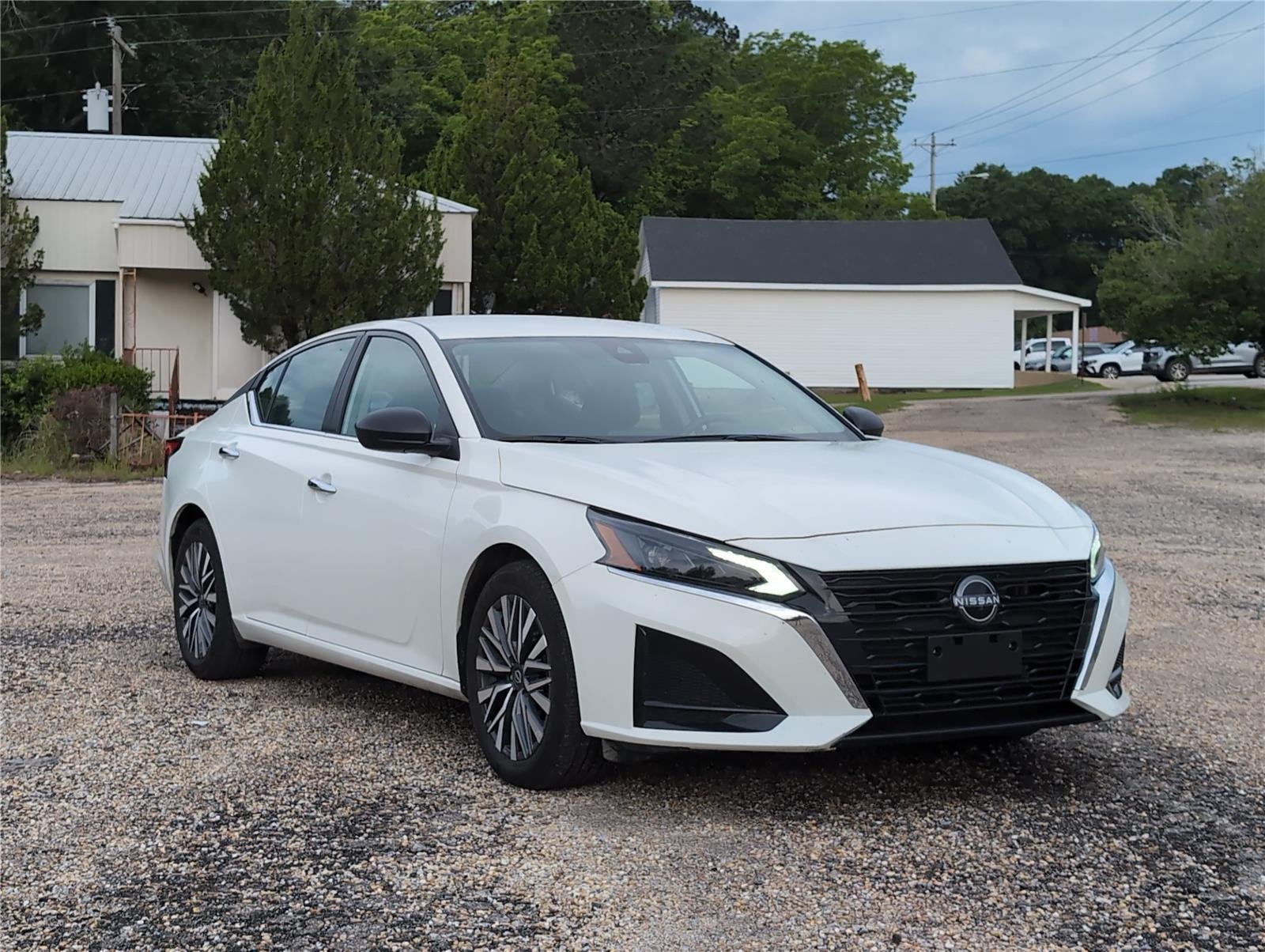 2025 Nissan Altima SV - Photo 9
