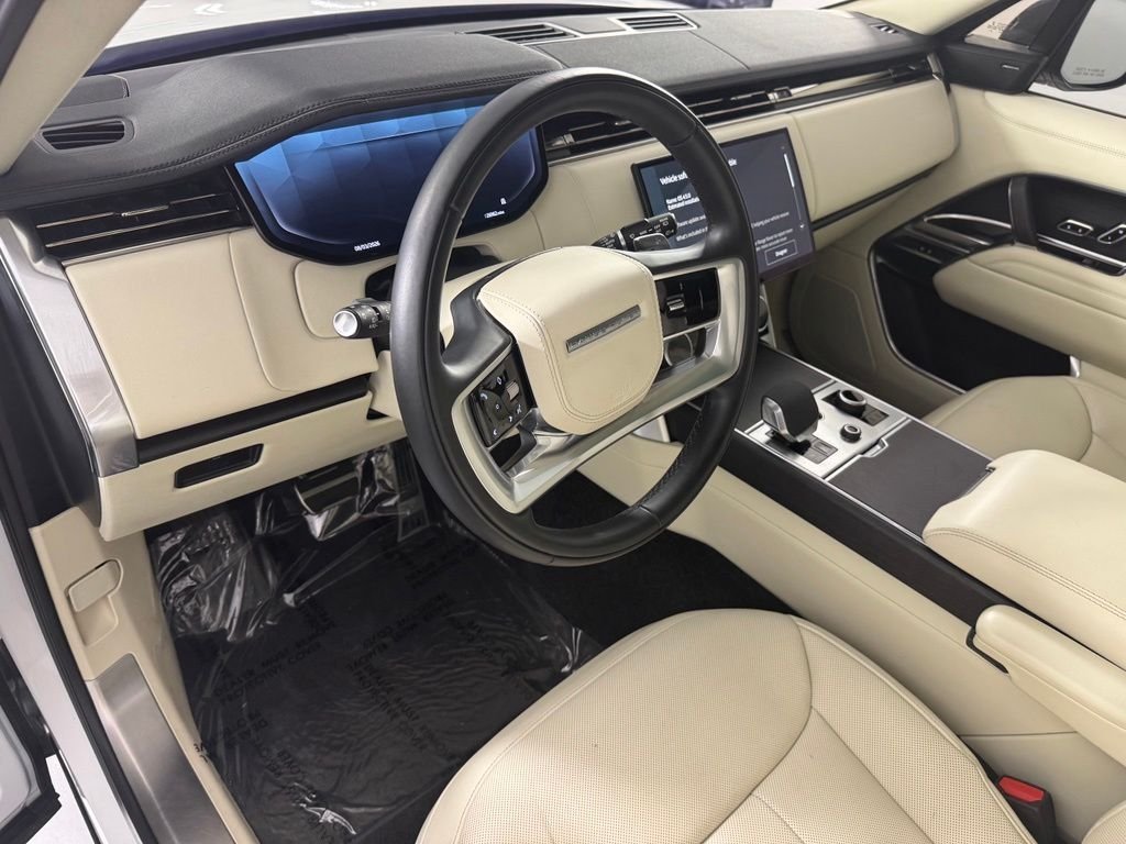 Certified Used 2023 Ostuni White Pearl Land Rover SE image 16
