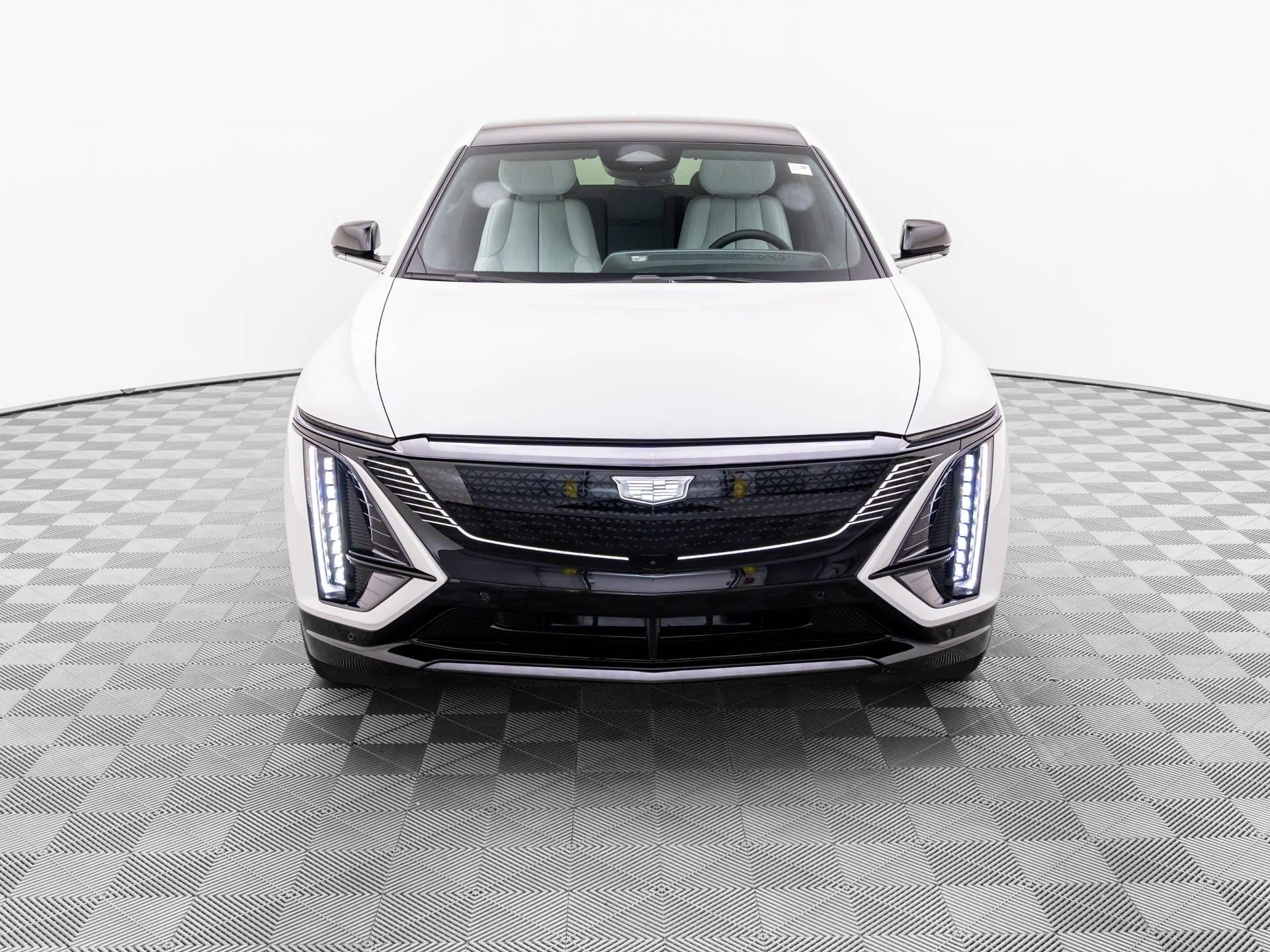 Used 2025 White Cadillac Sport image 2