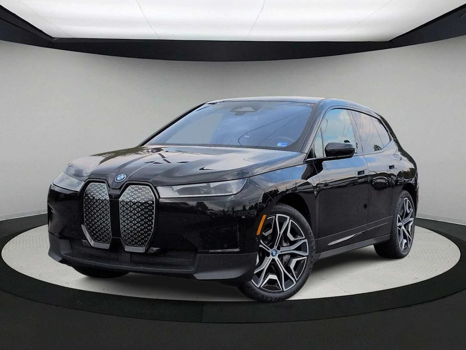 Certified Used 2024 Black Sapphire Metallic BMW xDrive50 image 1
