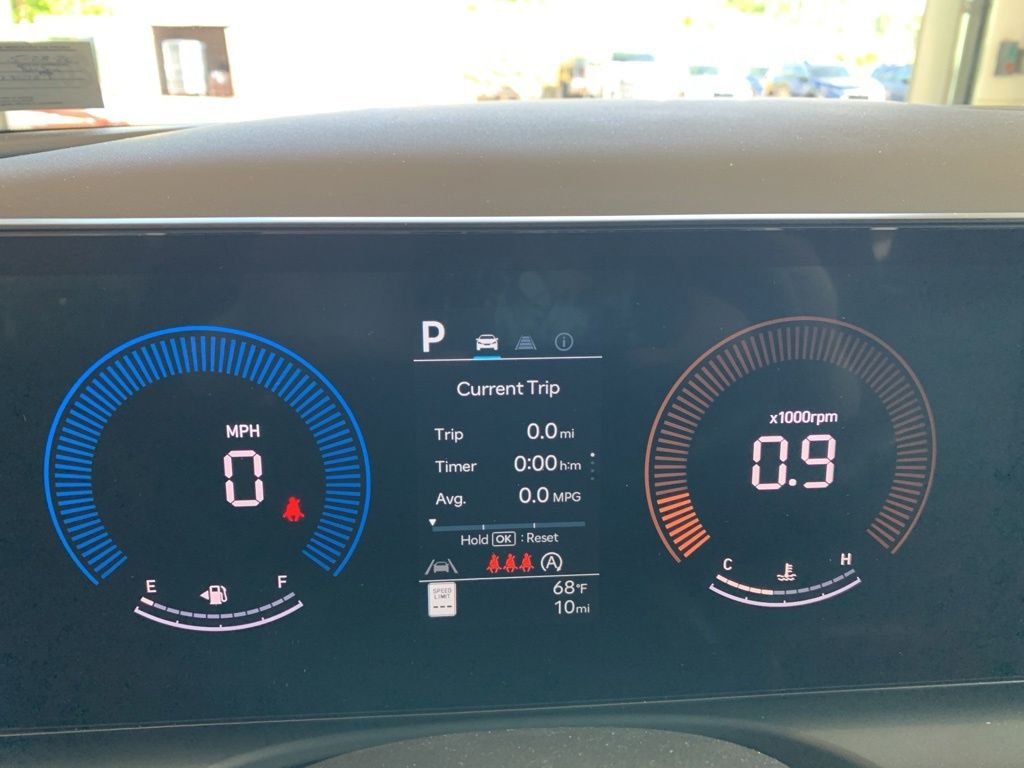 2018 Toyota RAV4 LE - Photo 22