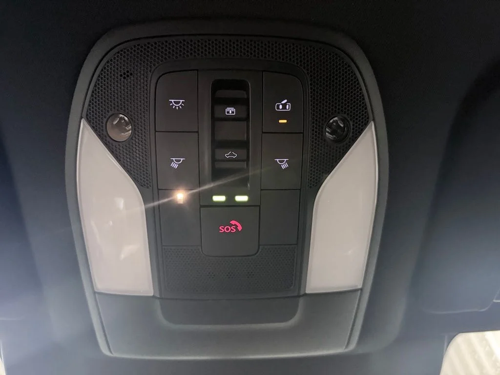 New 2027 2T RAD WHT INFINITI Sport AWD image 29